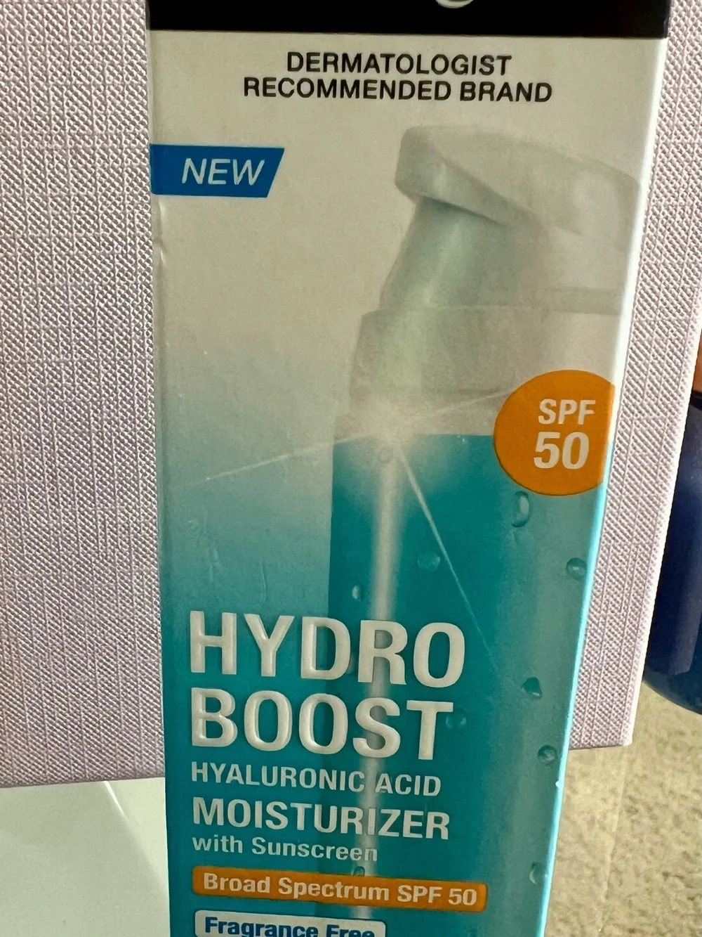 Hyaluronic Acid Moisturizer SPF 50 - Blue
